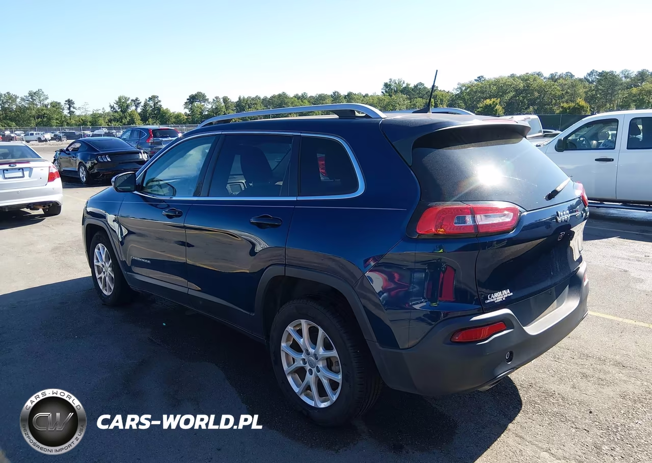 2018 Jeep Cherokee Latitude Fwd VIN:1C4PJLCB5JD605605 - 3