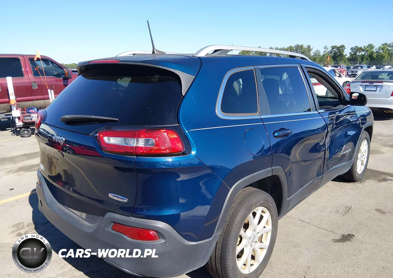 2018 Jeep Cherokee Latitude Fwd VIN:1C4PJLCB5JD605605 - 4