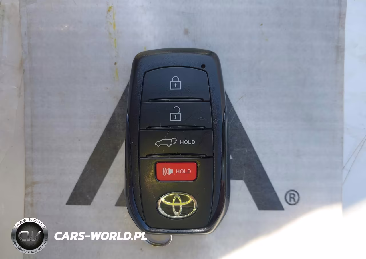 2025 Toyota Grand Highlander Hybrid Nightshade Edition VIN:5TDACAB59SS033735 - 11
