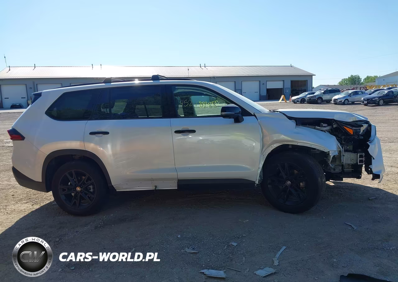 2025 Toyota Grand Highlander Hybrid Nightshade Edition VIN:5TDACAB59SS033735 - 14