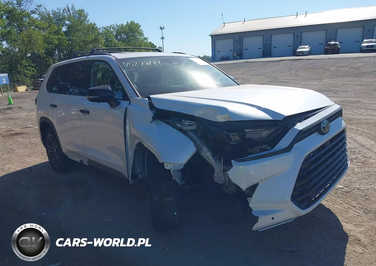 2025 Toyota Grand Highlander Hybrid Nightshade Edition VIN:5TDACAB59SS033735 - 6