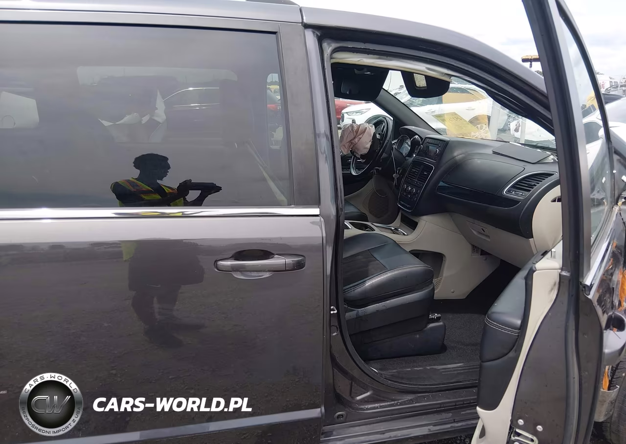 2019 Dodge Grand Caravan Sxt VIN:2C4RDGCG2KR693577 - 5