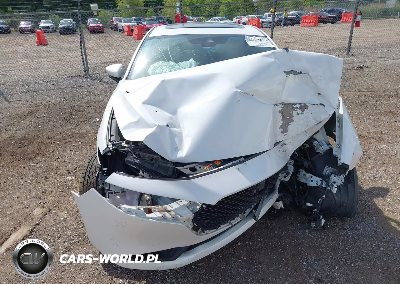 2019 Mazda Mazda3 Premium Package VIN:3MZBPAEM8KM103766 - 12
