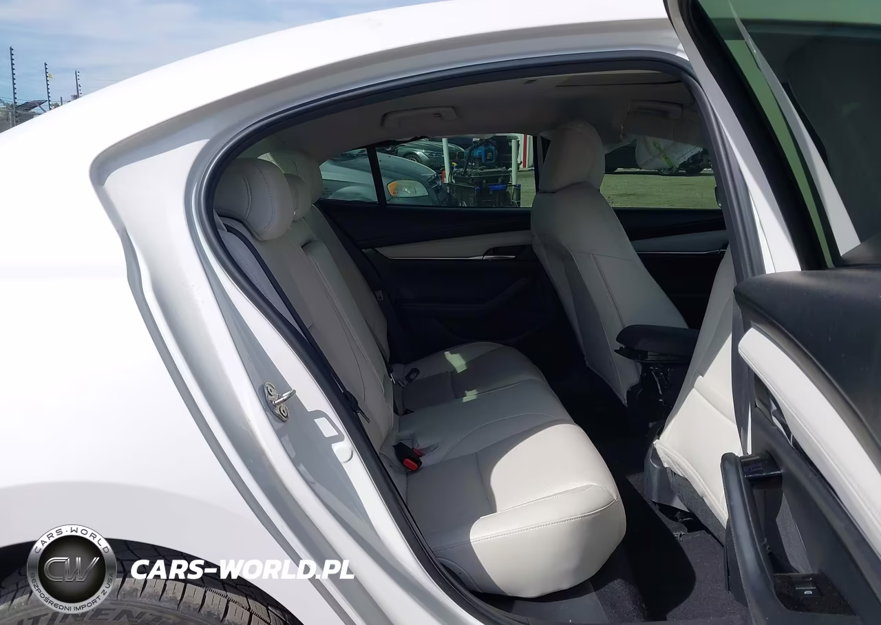 2019 Mazda Mazda3 Premium Package VIN:3MZBPAEM8KM103766 - 8