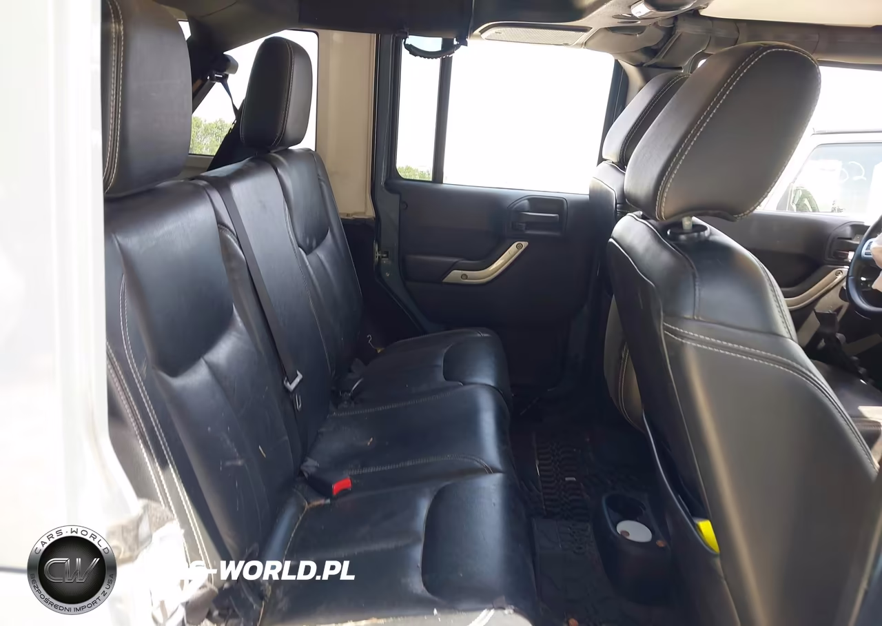 2015 Jeep Wrangler Unlimited Rubicon Hard Rock VIN:1C4BJWFGXFL548737 - 8