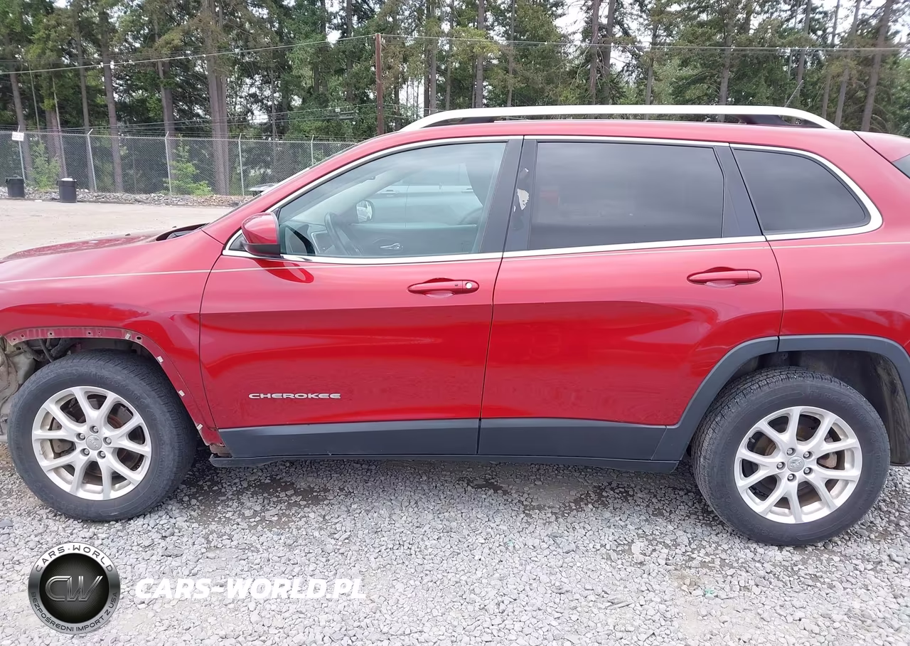 2014 Jeep Cherokee Latitude VIN:1C4PJLCB1EW205616 - 15