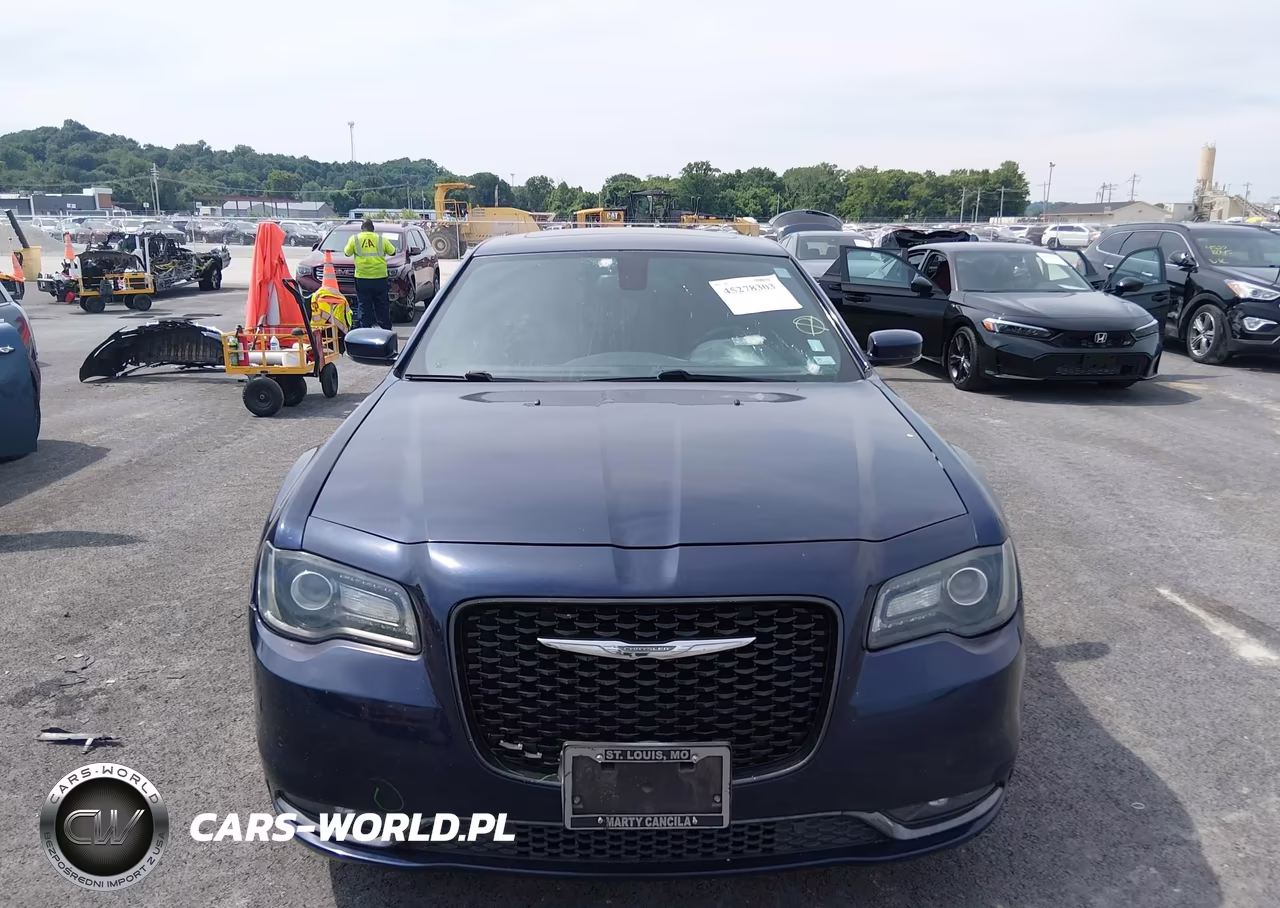 2015 Chrysler 300 300S VIN:2C3CCABG9FH763664 - 12