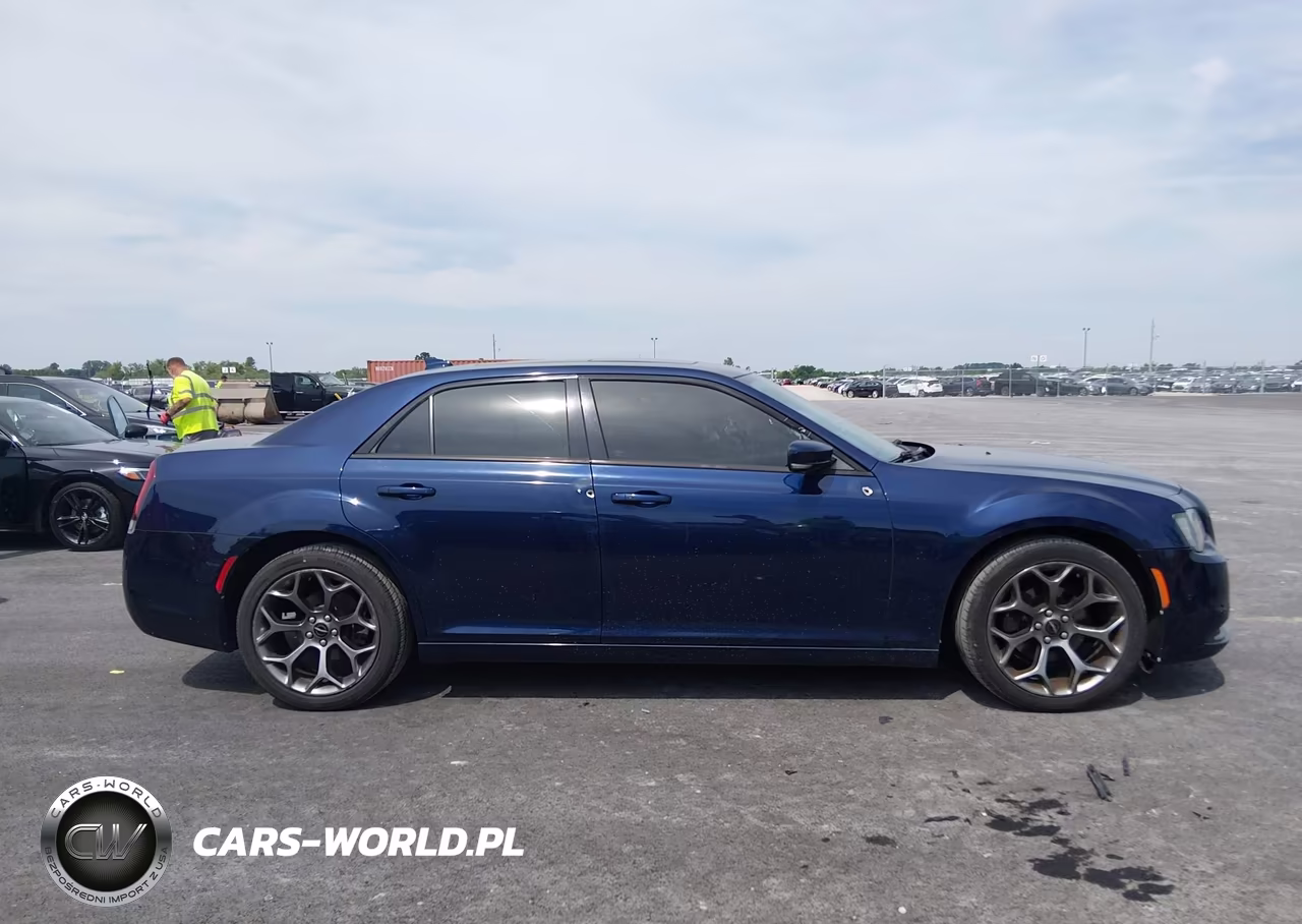 2015 Chrysler 300 300S VIN:2C3CCABG9FH763664 - 13