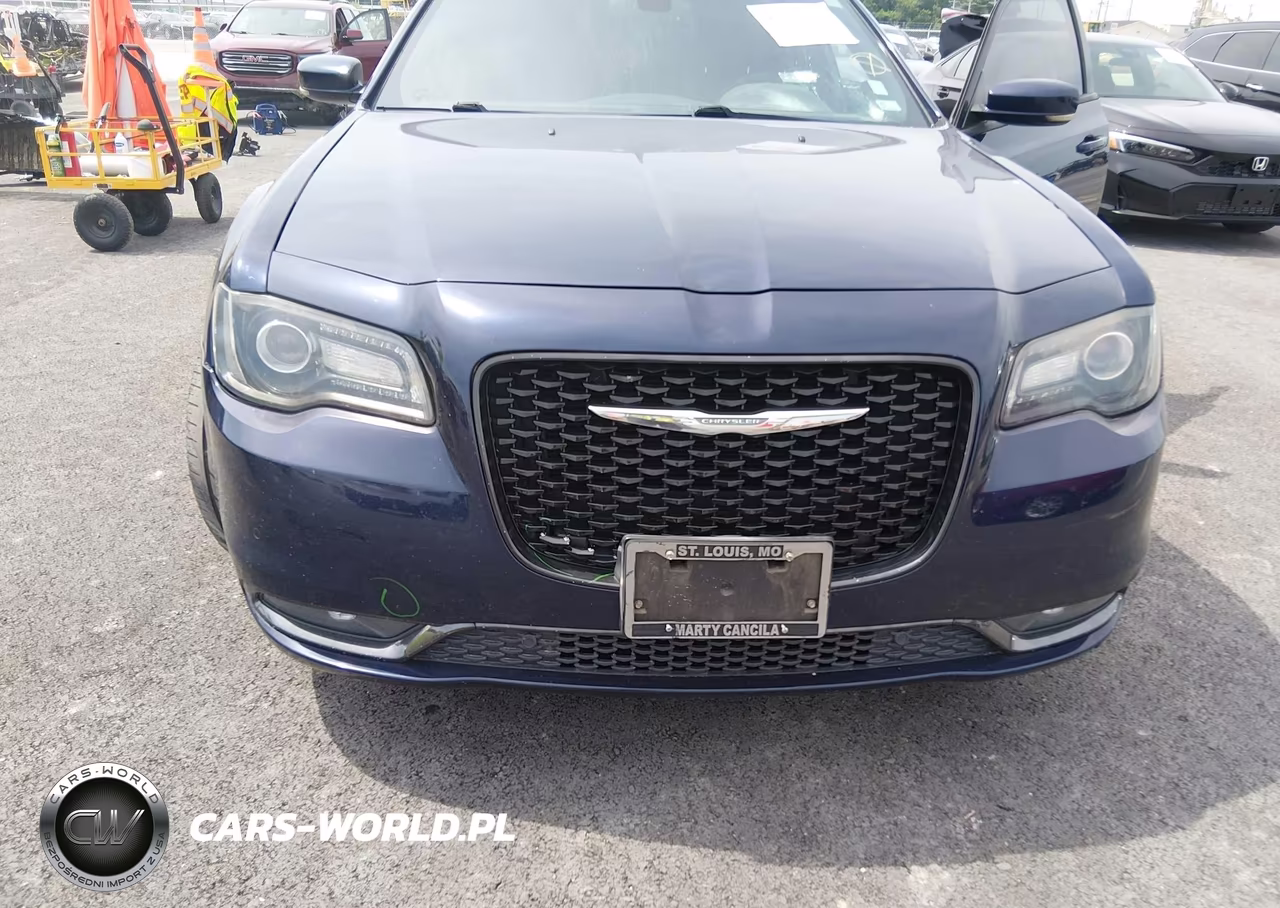 2015 Chrysler 300 300S VIN:2C3CCABG9FH763664 - 6