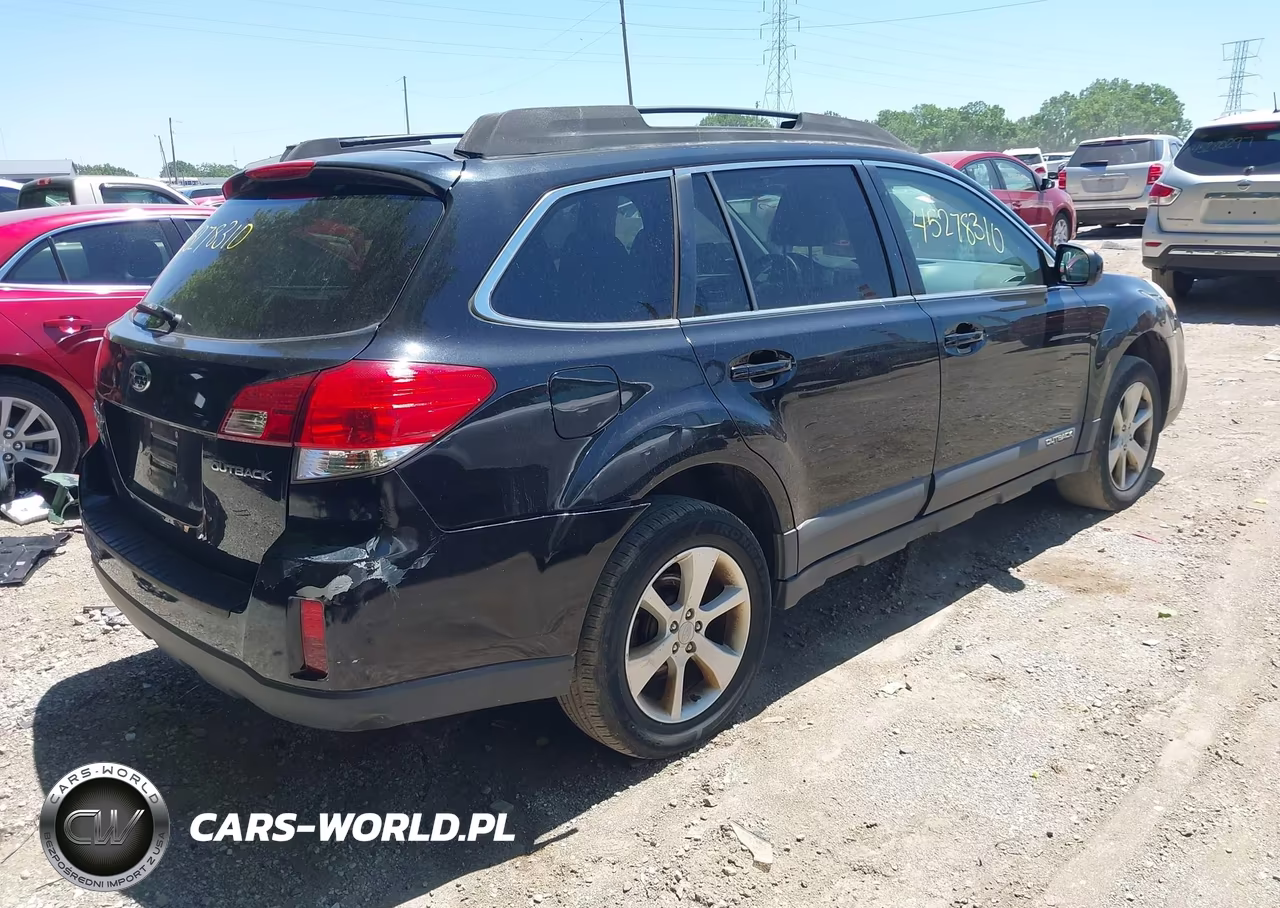 2013 Subaru Outback 2.5I Premium VIN:4S4BRCCC5D3302826 - 4