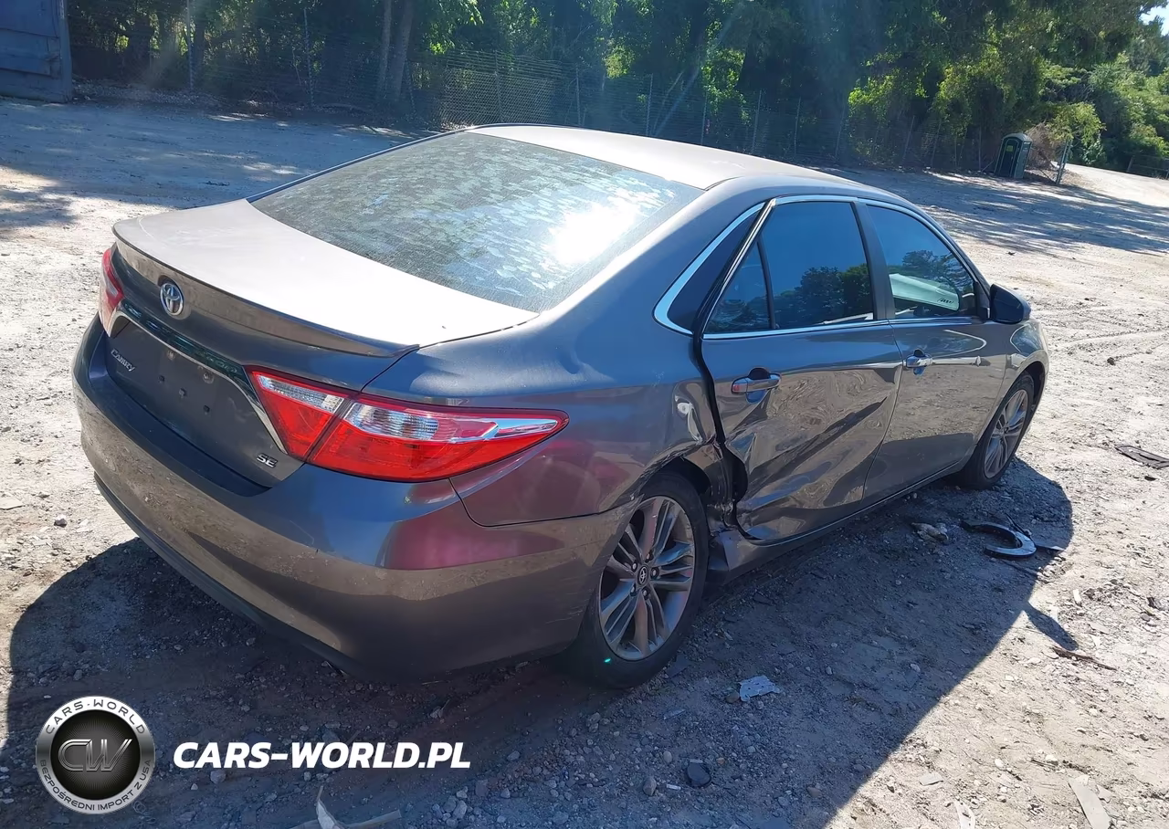 2016 Toyota Camry Se VIN:4T1BF1FK0GU203376 - 4