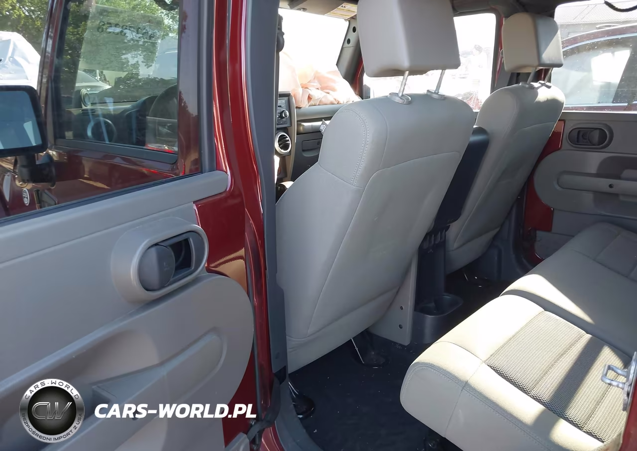 2008 Jeep Wrangler Unlimited Sahara VIN:1J4GA59188L517197 - 8