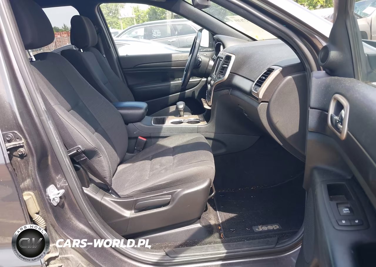 2014 Jeep Grand Cherokee Laredo VIN:1C4RJFAGXEC372535 - 5