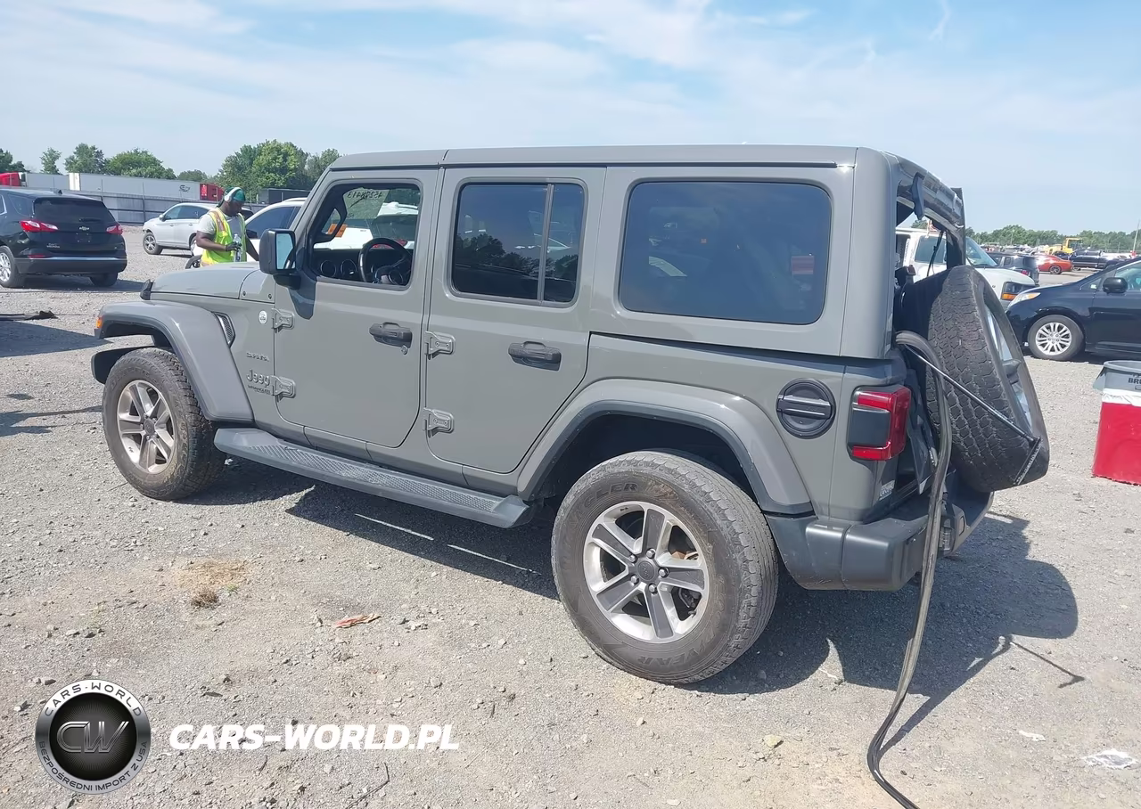 2020 Jeep Wrangler Unlimited Sahara VIN:1C4HJXEN2LW217094 - 3
