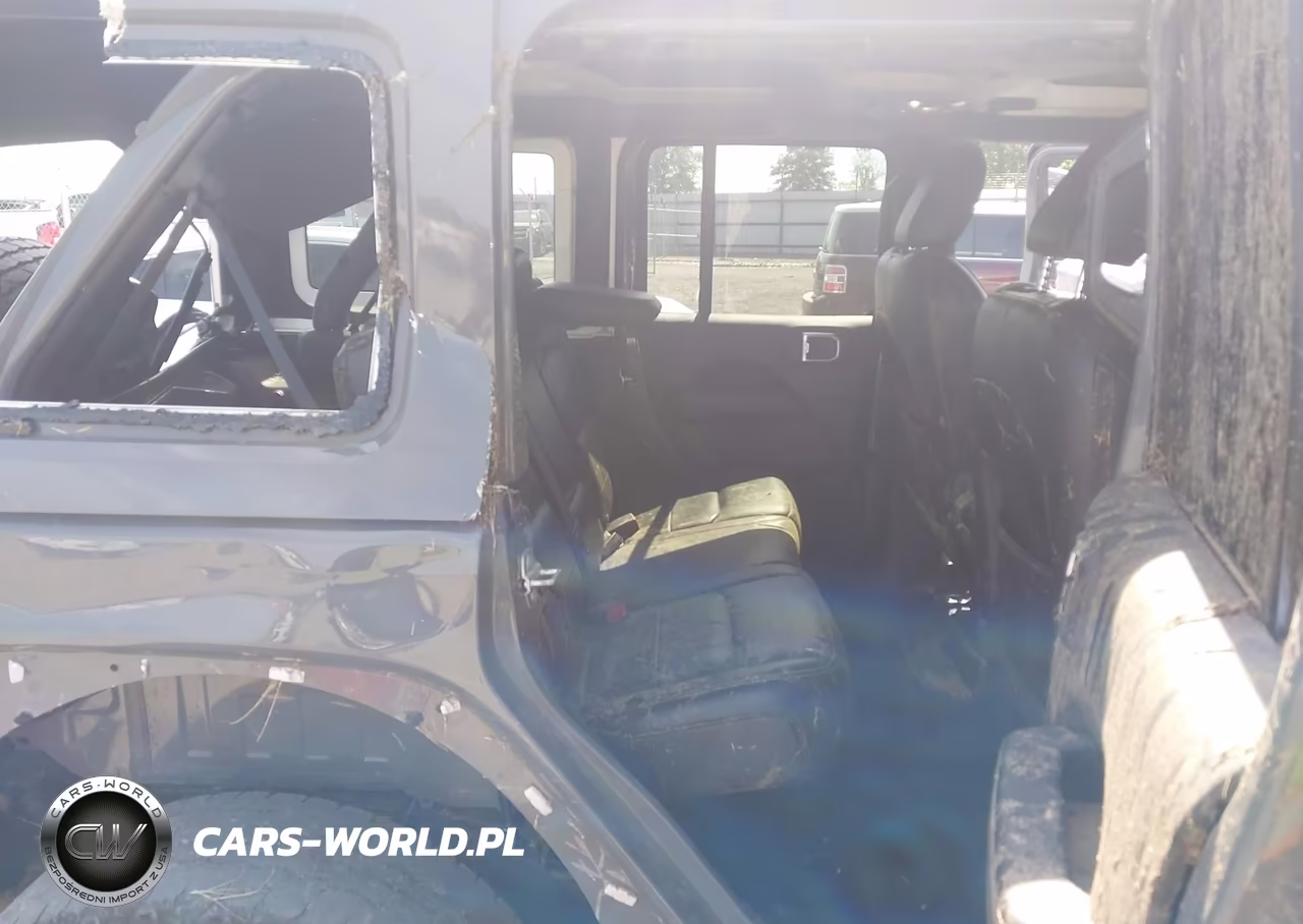 2020 Jeep Wrangler Unlimited Sahara VIN:1C4HJXEN2LW217094 - 8