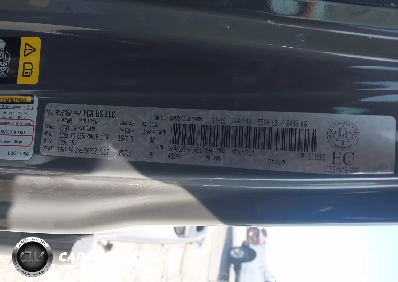 2020 Jeep Wrangler Unlimited Sahara VIN:1C4HJXEN2LW217094 - 9
