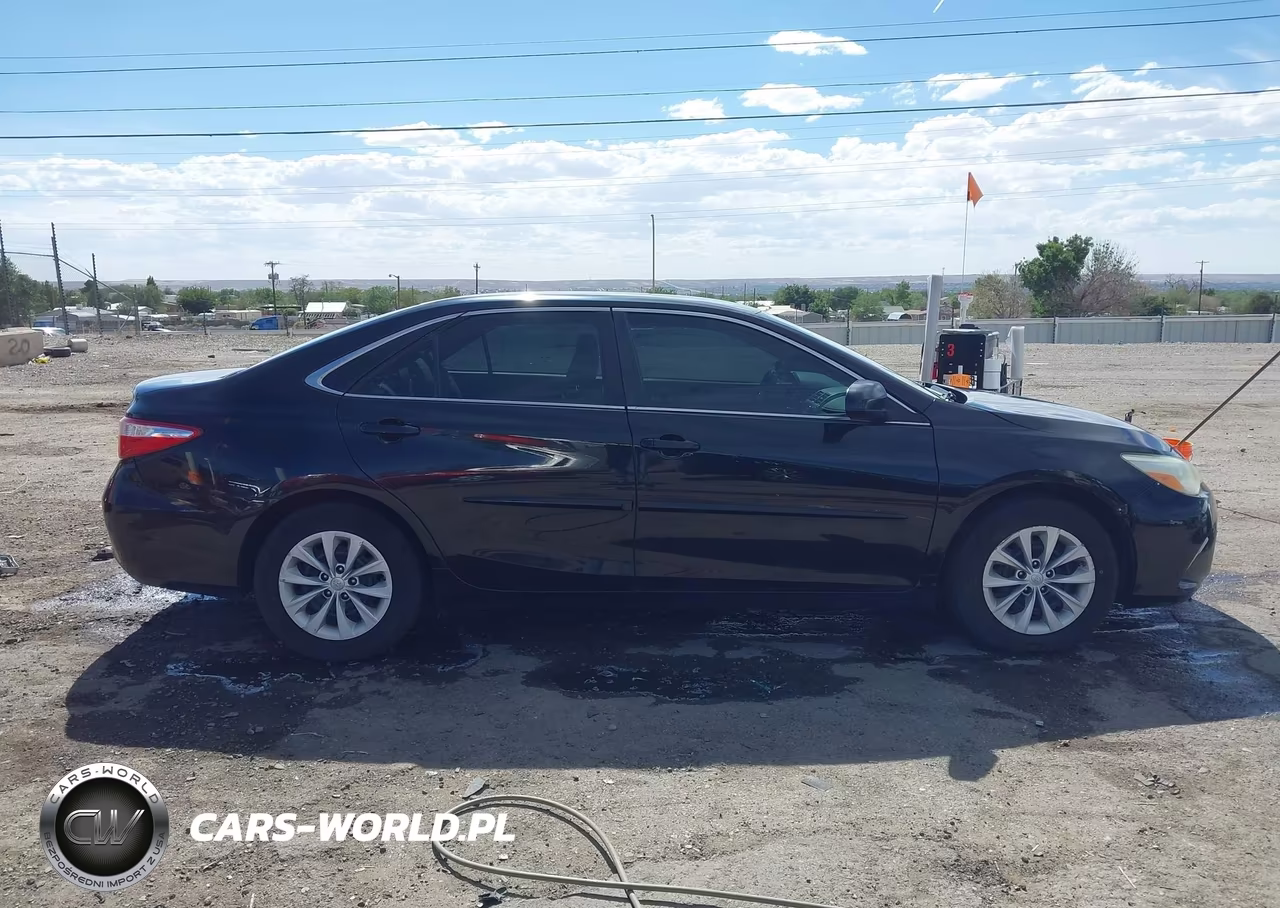 2015 Toyota Camry Le VIN:4T4BF1FK2FR445493 - 13