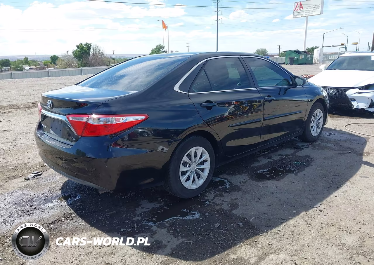 2015 Toyota Camry Le VIN:4T4BF1FK2FR445493 - 4