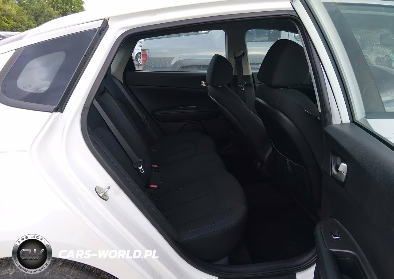 2018 Kia Optima Lx VIN:5XXGT4L33JG196941 - 8
