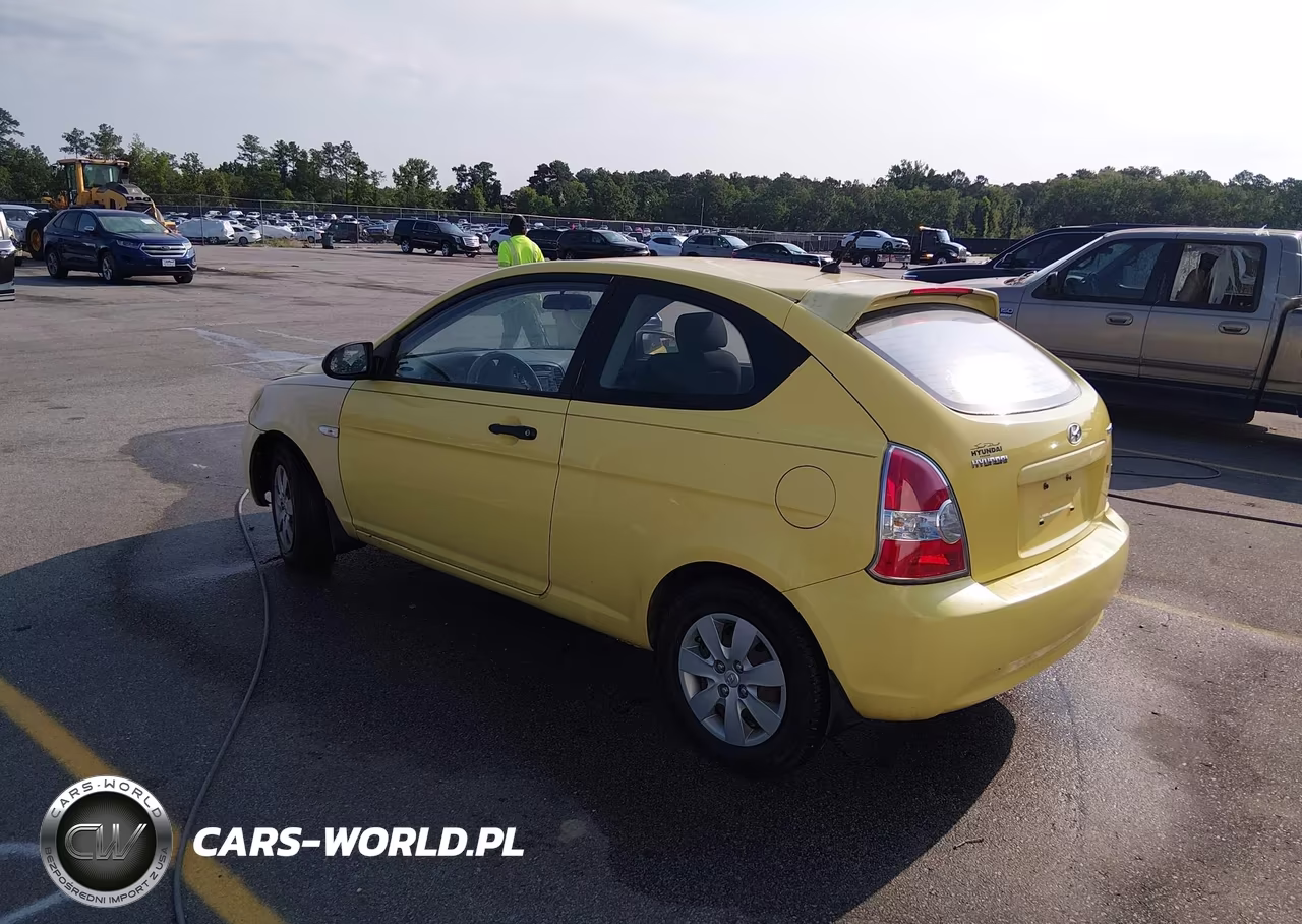 2008 Hyundai Accent Gs VIN:KMHCM36C48U057466 - 3