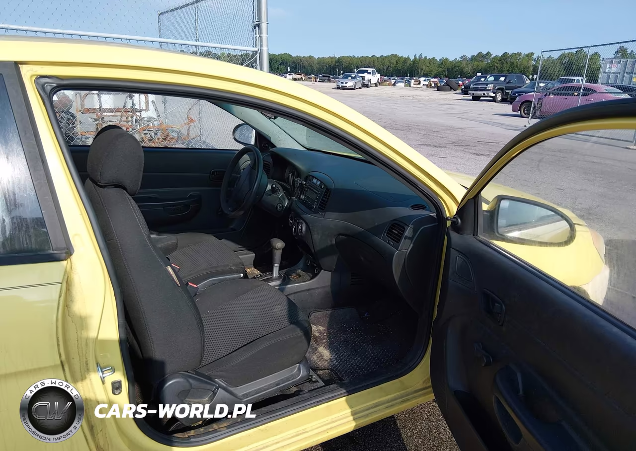 2008 Hyundai Accent Gs VIN:KMHCM36C48U057466 - 5
