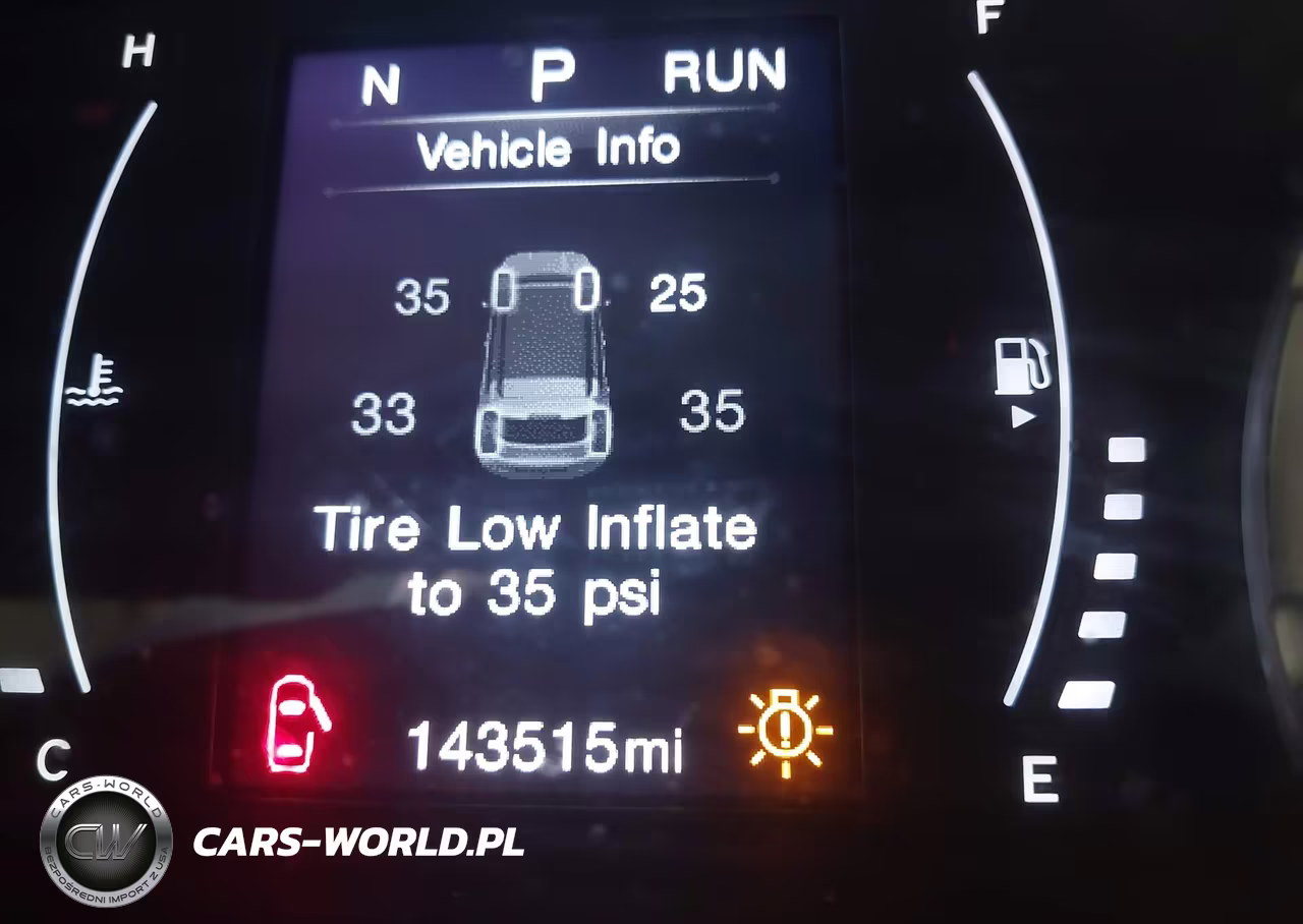 2017 Jeep Renegade Latitude 4X4 VIN:ZACCJBBB1HPF46252 - 16