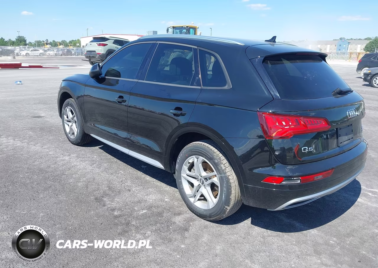 2018 Audi Q5 2.0T Premium VIN:WA1ANAFY1J2232440 - 3