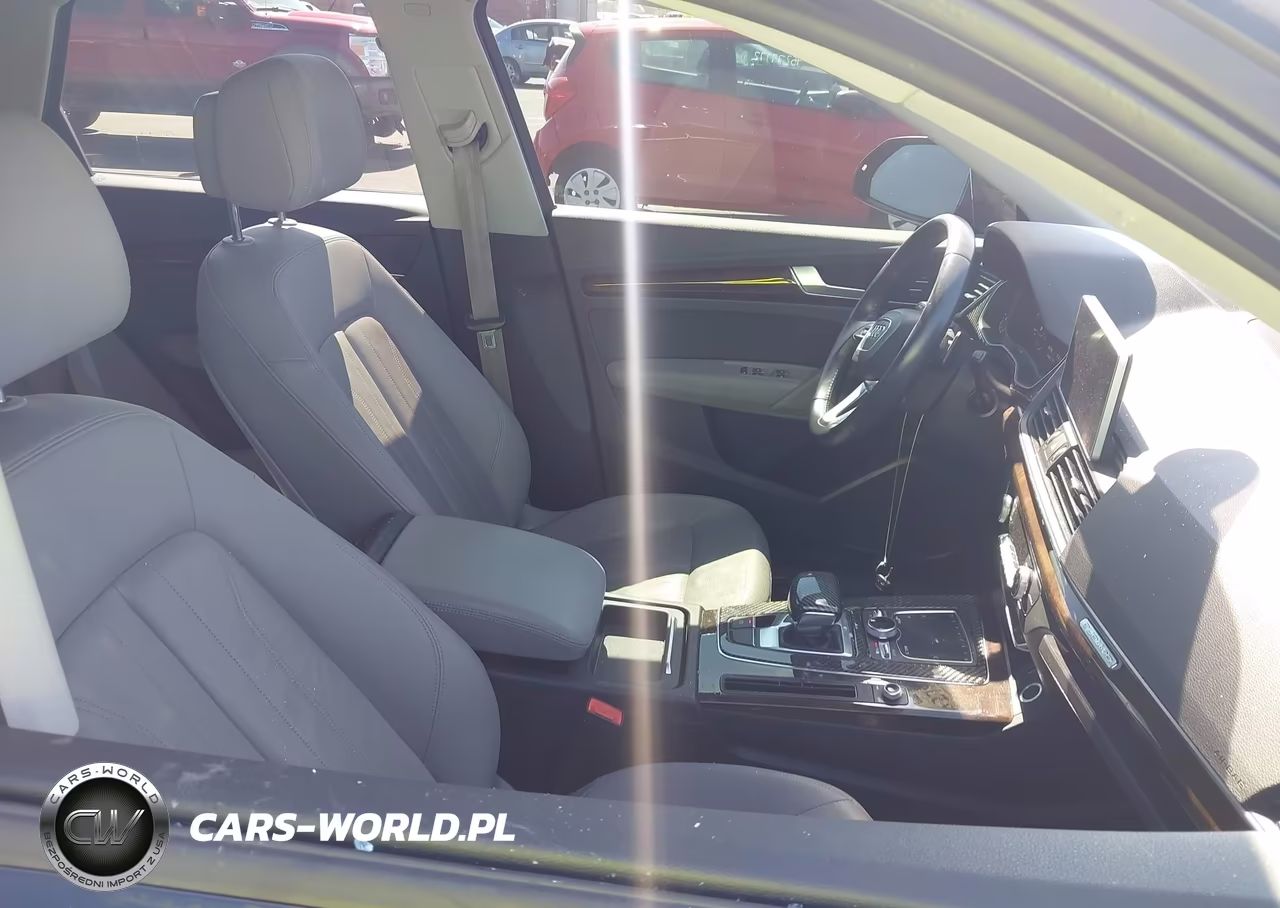 2018 Audi Q5 2.0T Premium VIN:WA1ANAFY1J2232440 - 5