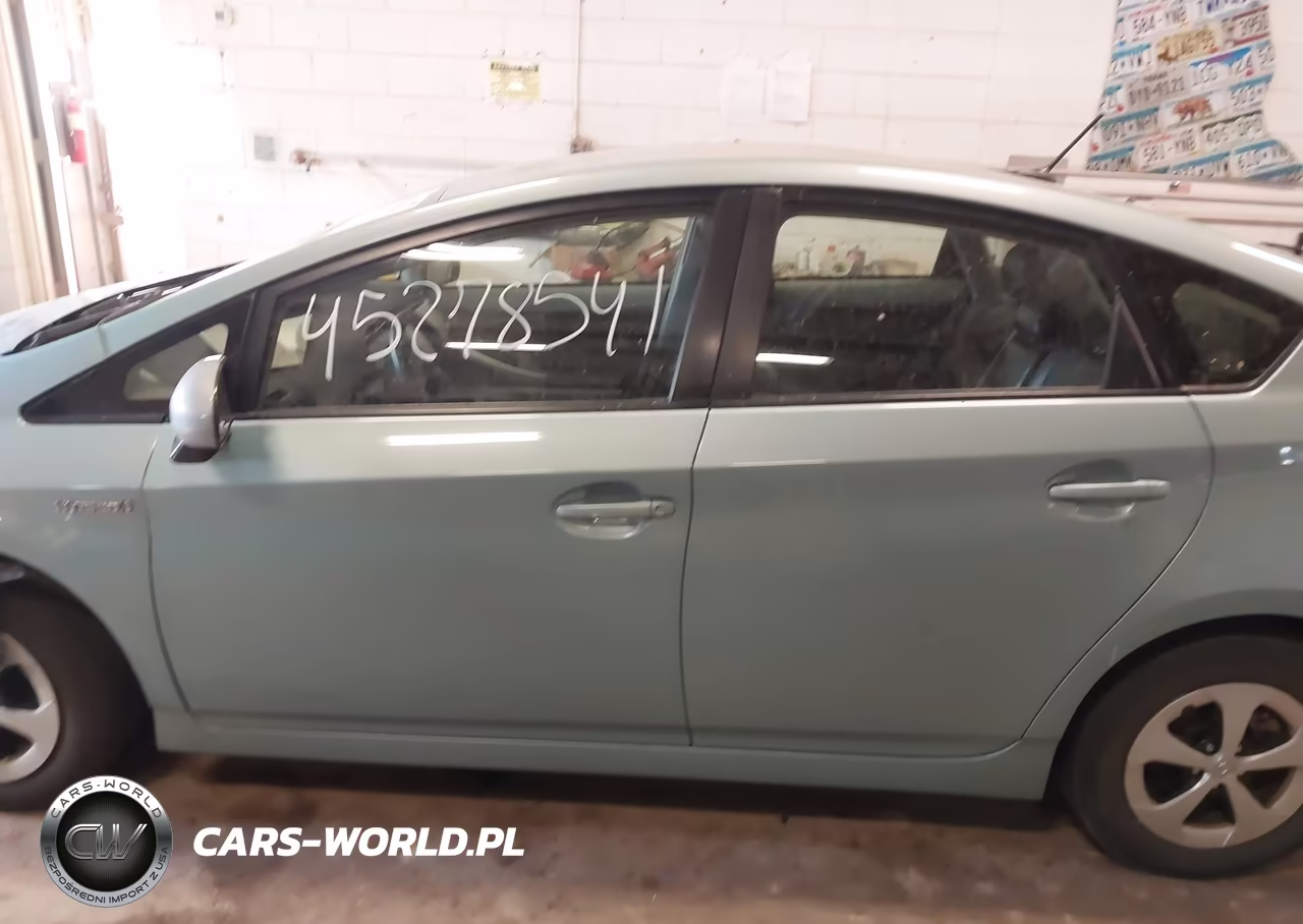 2013 Toyota Prius Three VIN:JTDKN3DUXD5621408 - 14