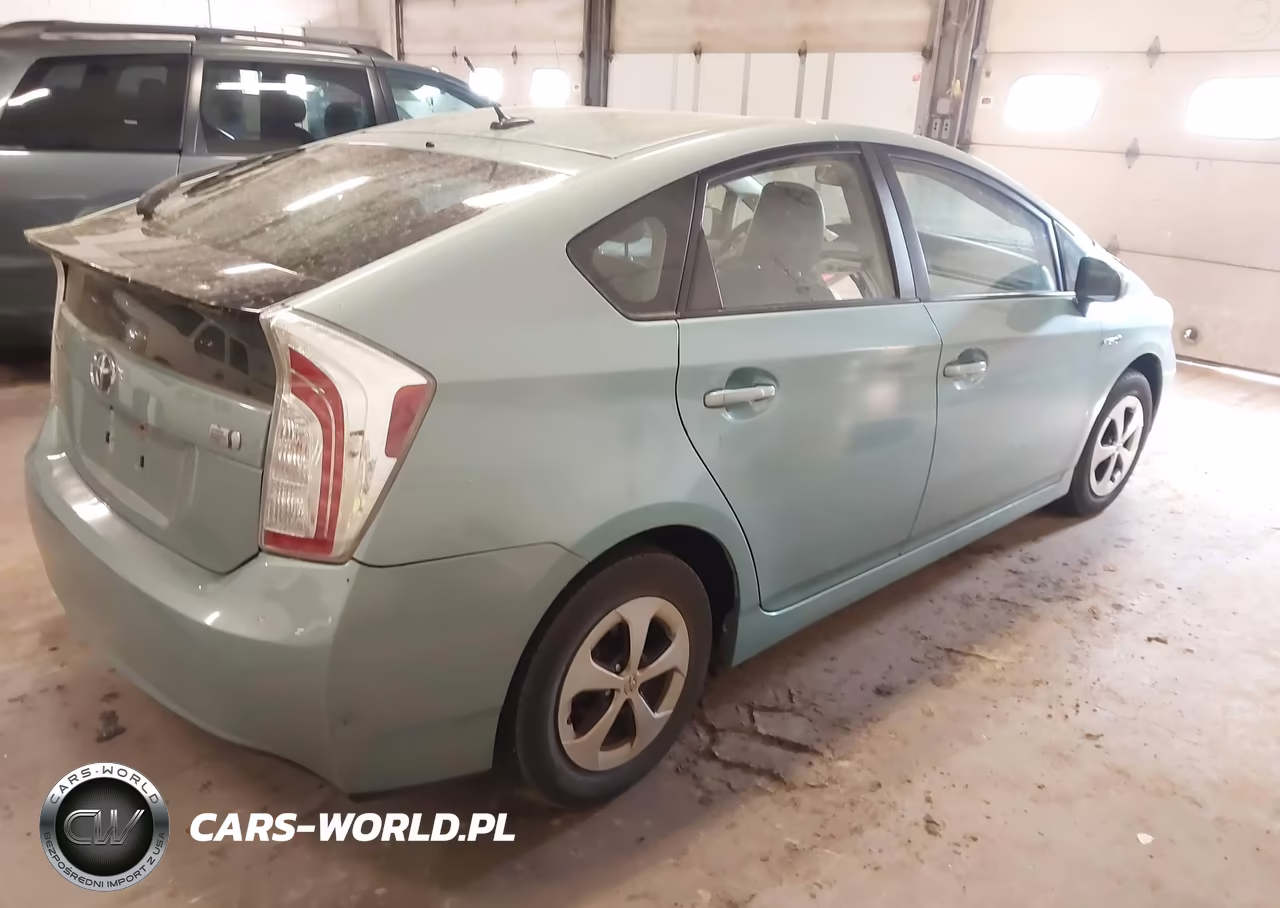 2013 Toyota Prius Three VIN:JTDKN3DUXD5621408 - 4