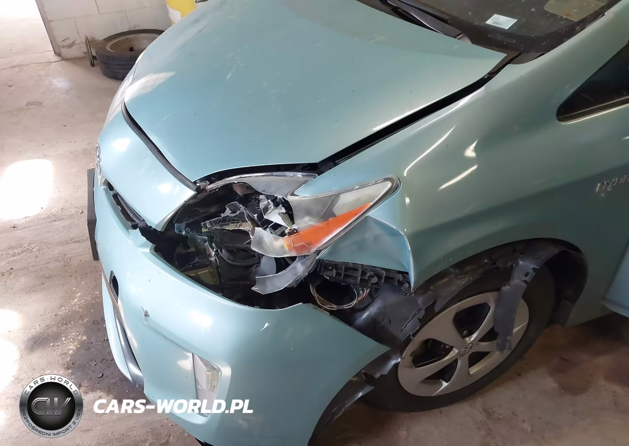 2013 Toyota Prius Three VIN:JTDKN3DUXD5621408 - 6