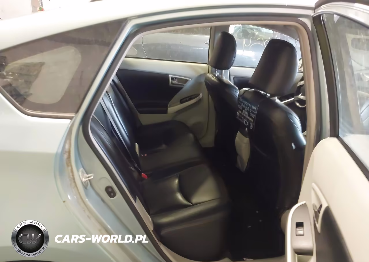 2013 Toyota Prius Three VIN:JTDKN3DUXD5621408 - 8