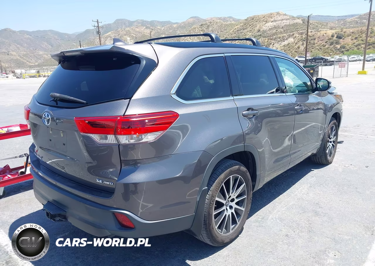 2018 Toyota Highlander Se VIN:5TDJZRFH5JS550157 - 4