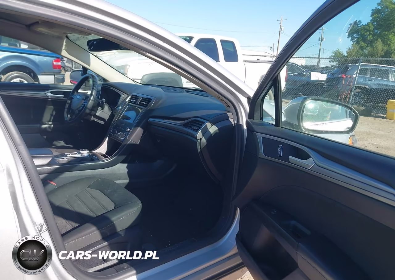 2019 Ford Fusion Hybrid Se VIN:3FA6P0LU1KR261859 - 5
