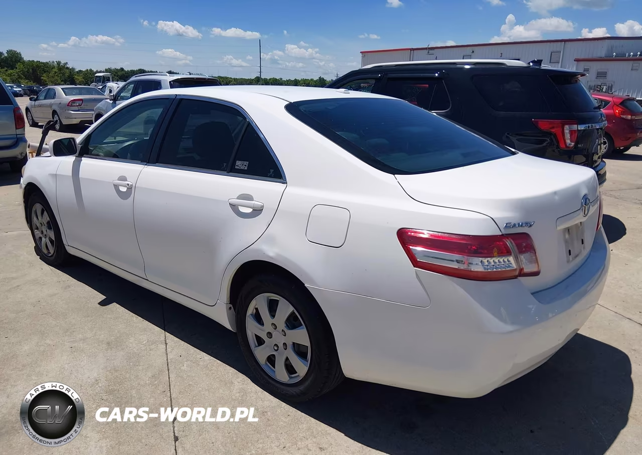 2011 Toyota Camry Le VIN:4T1BF3EKXBU611826 - 3
