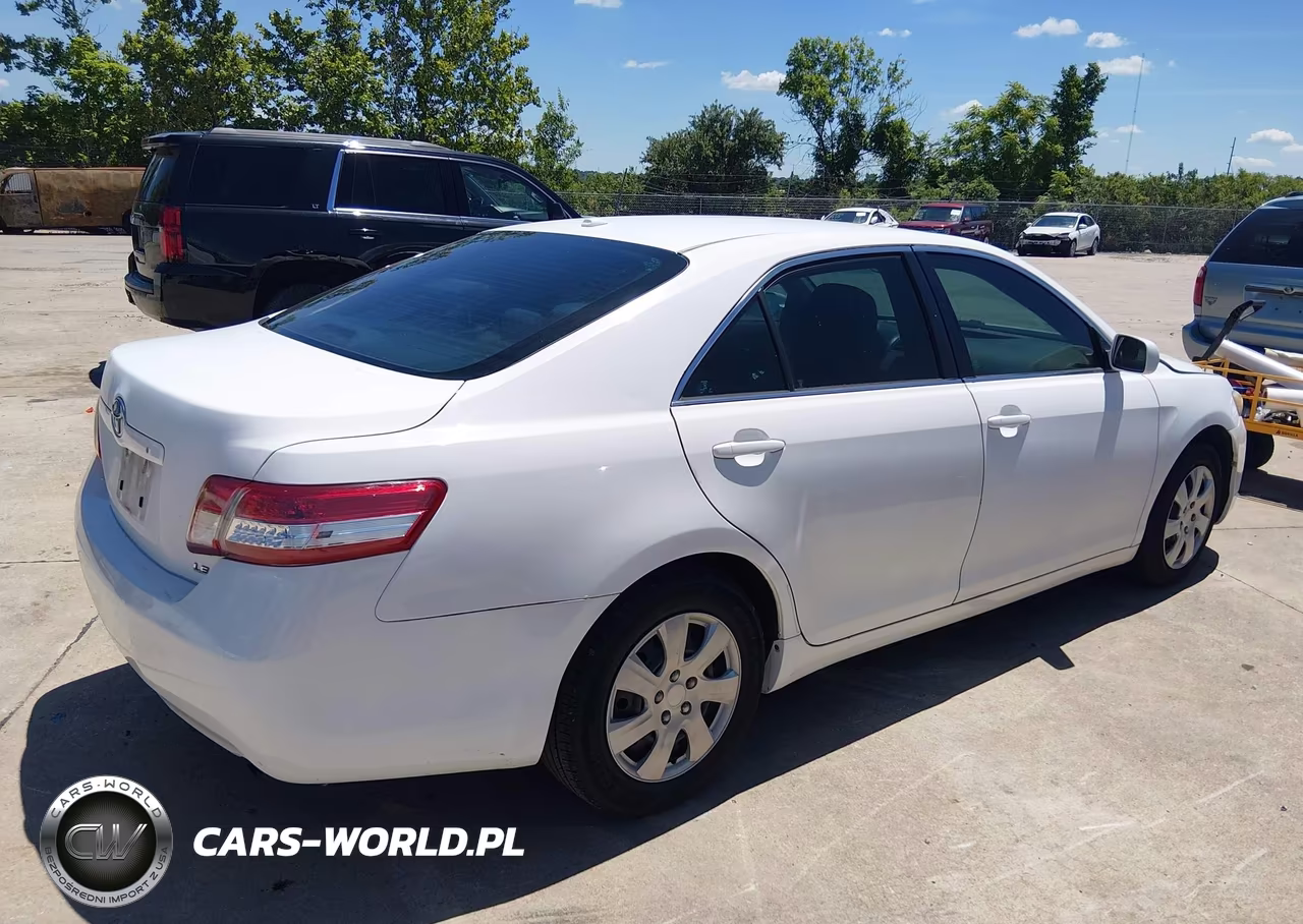 2011 Toyota Camry Le VIN:4T1BF3EKXBU611826 - 4