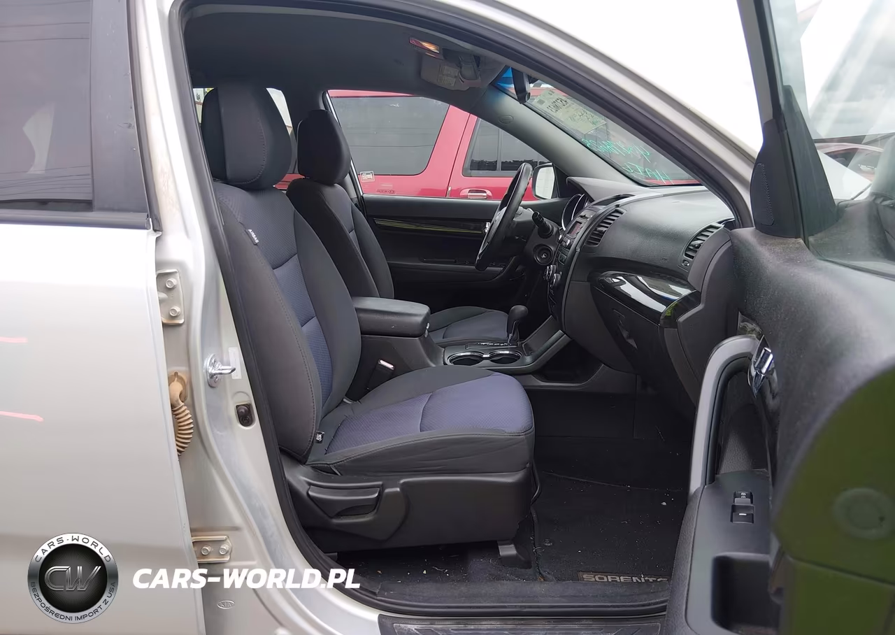 2012 Kia Sorento Lx VIN:5XYKT3A65CG216476 - 5