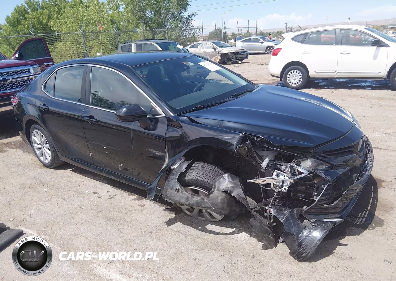 2019 Toyota Camry Le – zdjęcie 1 z 16