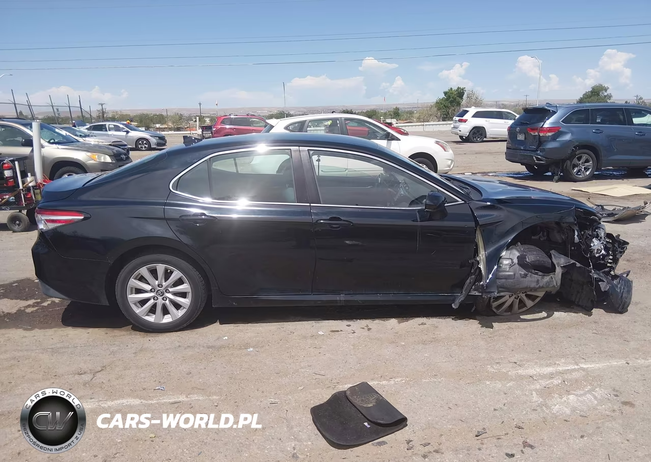 2019 Toyota Camry Le VIN:4T1B11HK1KU754338 - 13