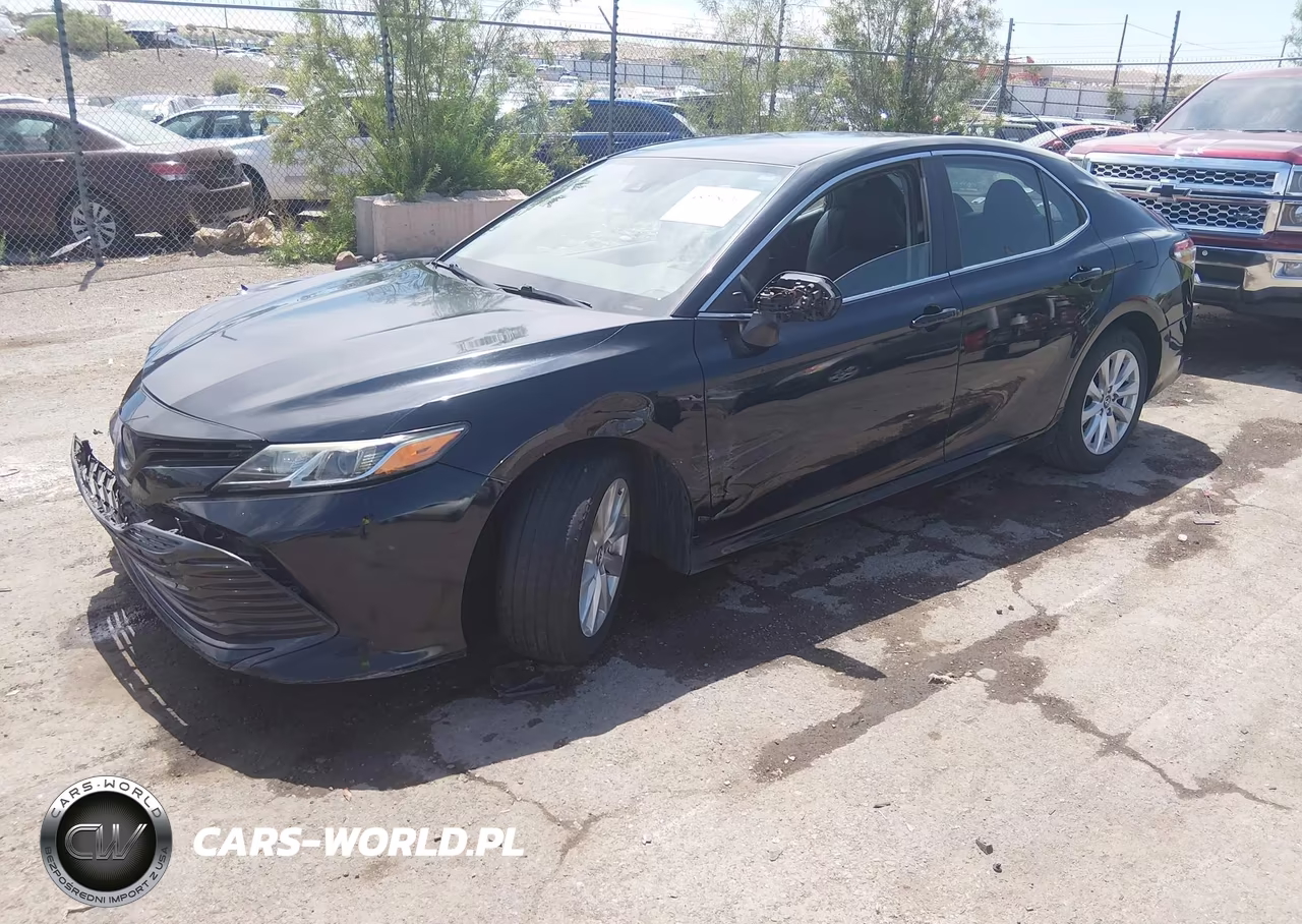 2019 Toyota Camry Le VIN:4T1B11HK1KU754338 - 2