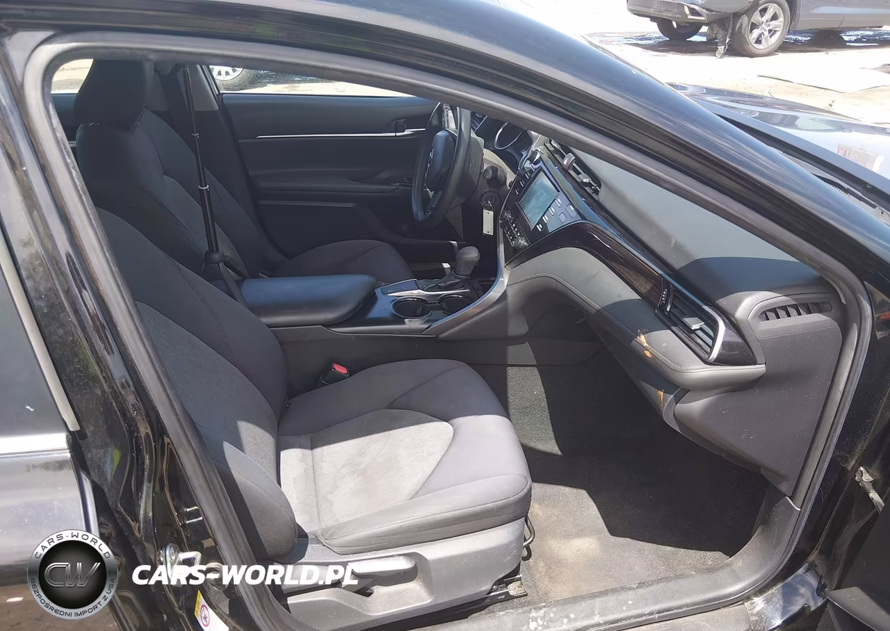 2019 Toyota Camry Le VIN:4T1B11HK1KU754338 - 5