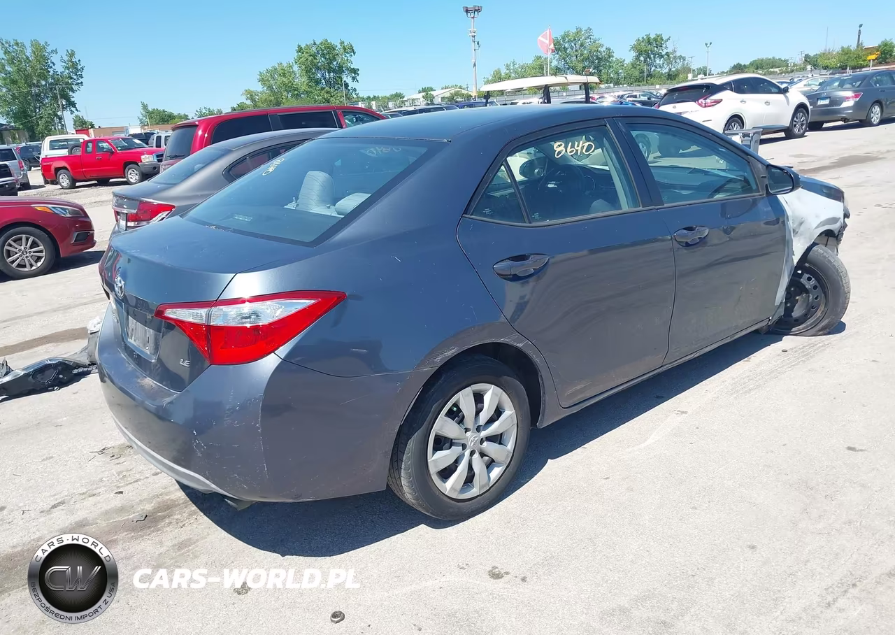2015 Toyota Corolla Le VIN:5YFBURHE6FP270950 - 4