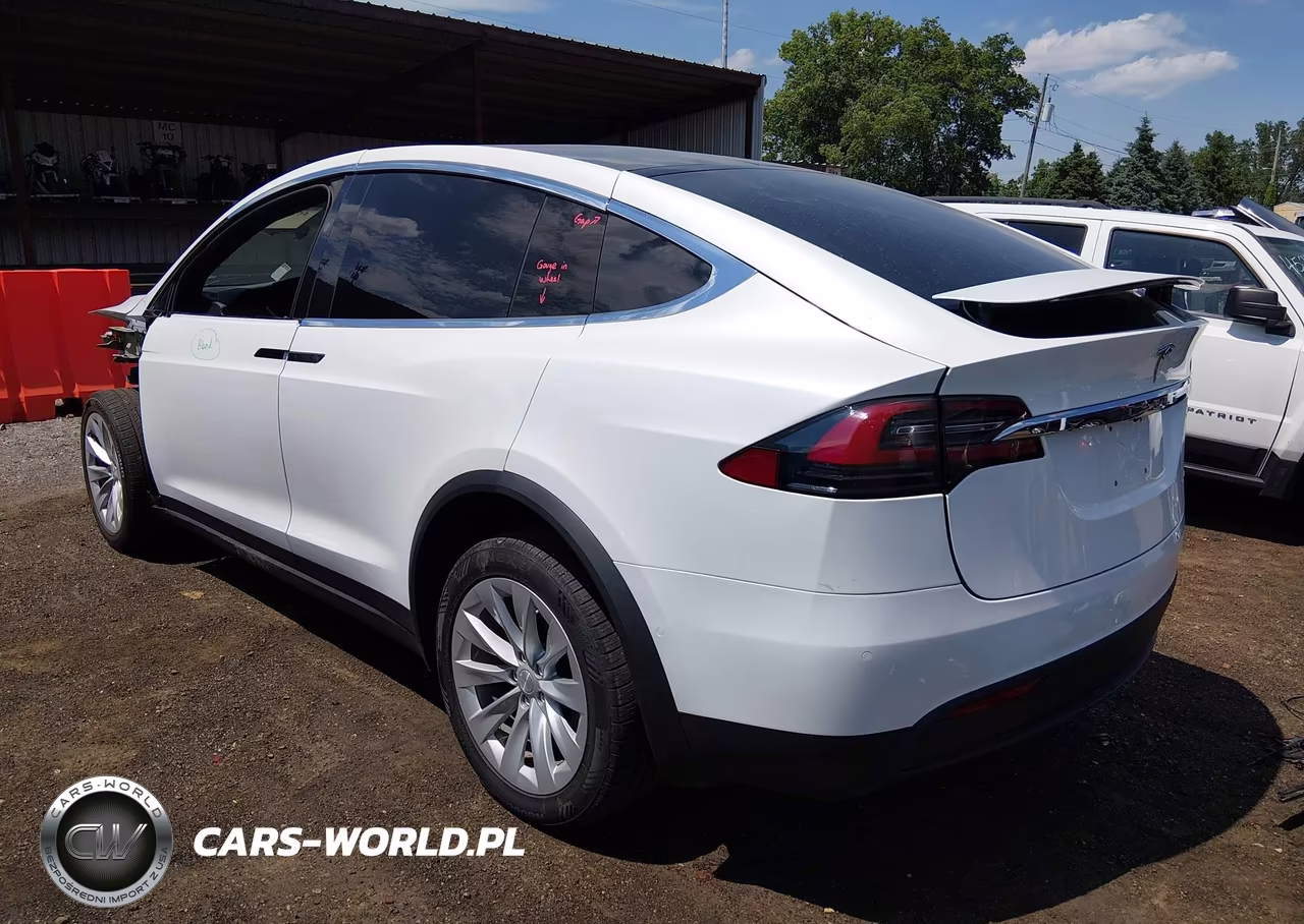 2020 Tesla Model X Long Range Dual Motor All-Wheel Drive-Long Range Plus Dual Motor All-Wheel Drive VIN:5YJXCBE26LF233365 - 3