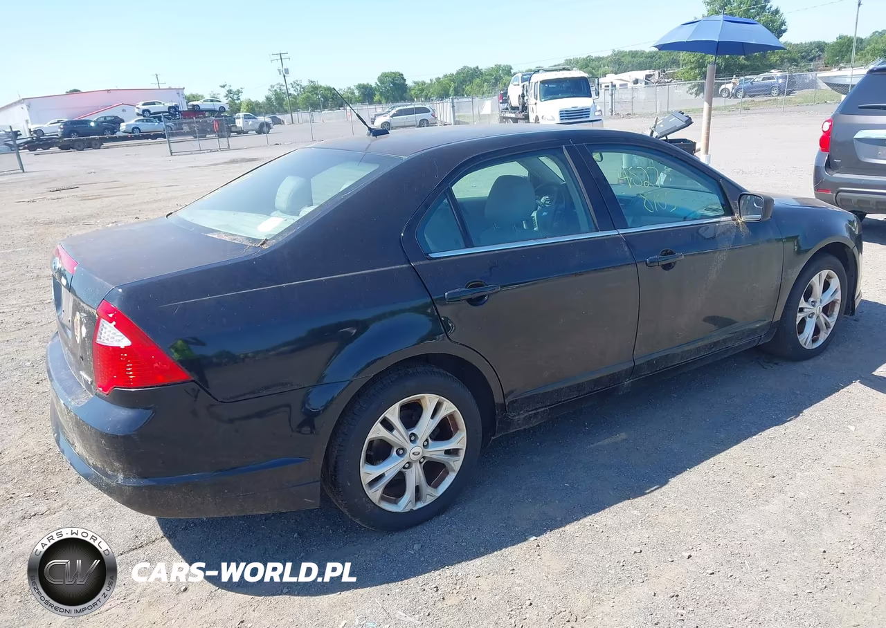 2012 Ford Fusion Se VIN:3FAHP0HG7CR118749 - 4