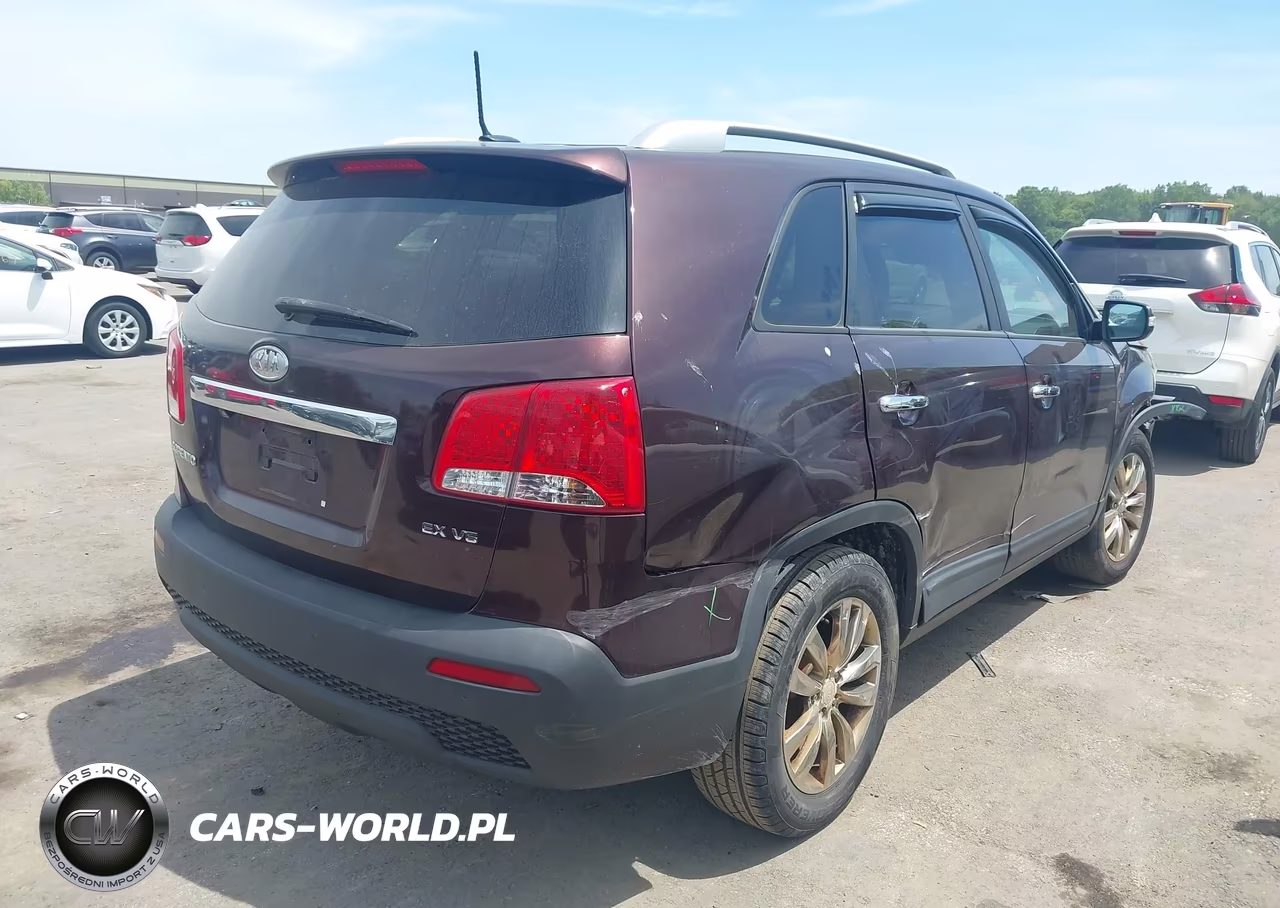 2011 Kia Sorento Ex V6 VIN:5XYKU4A23BG039103 - 4