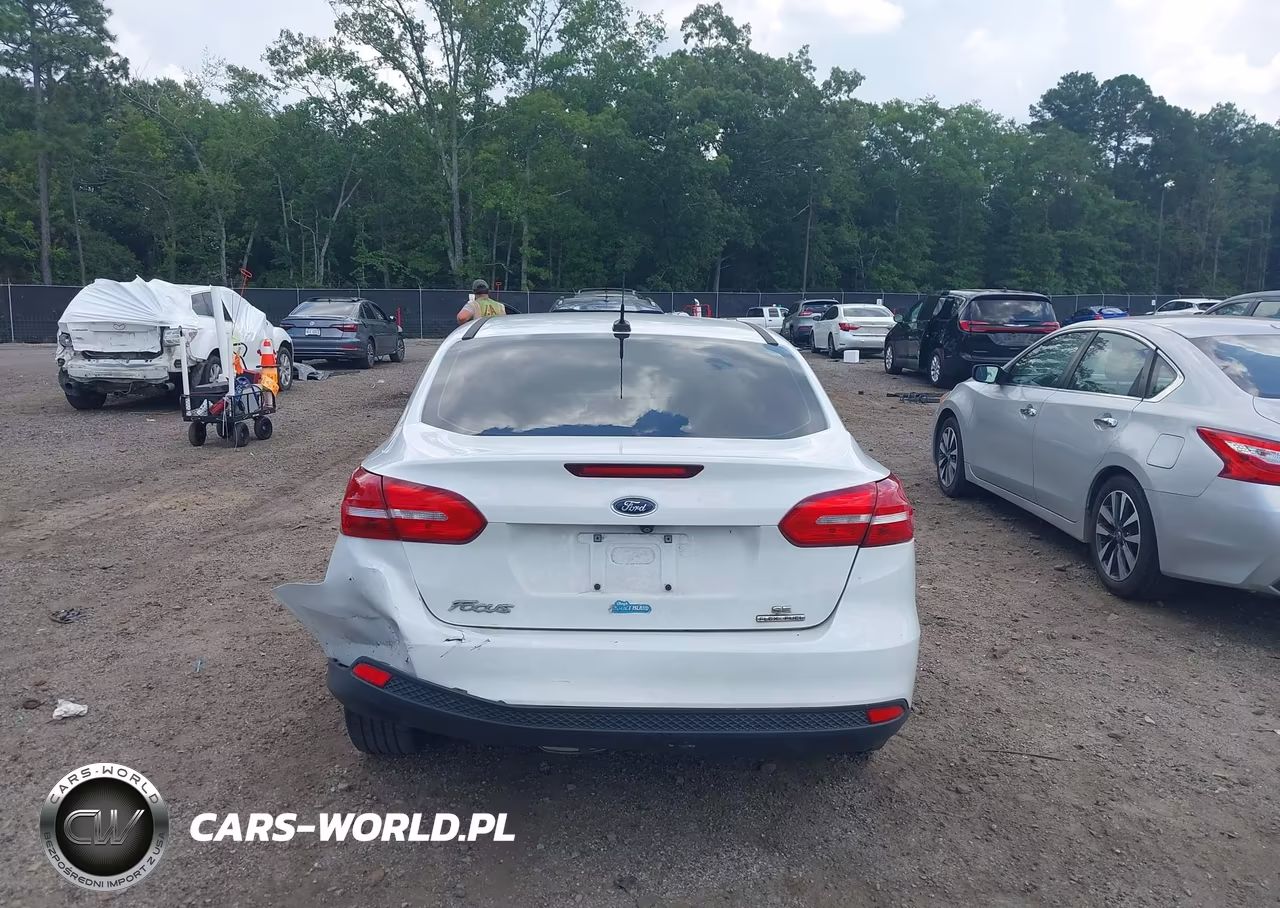 2016 Ford Focus Se VIN:1FADP3F29GL290910 - 17