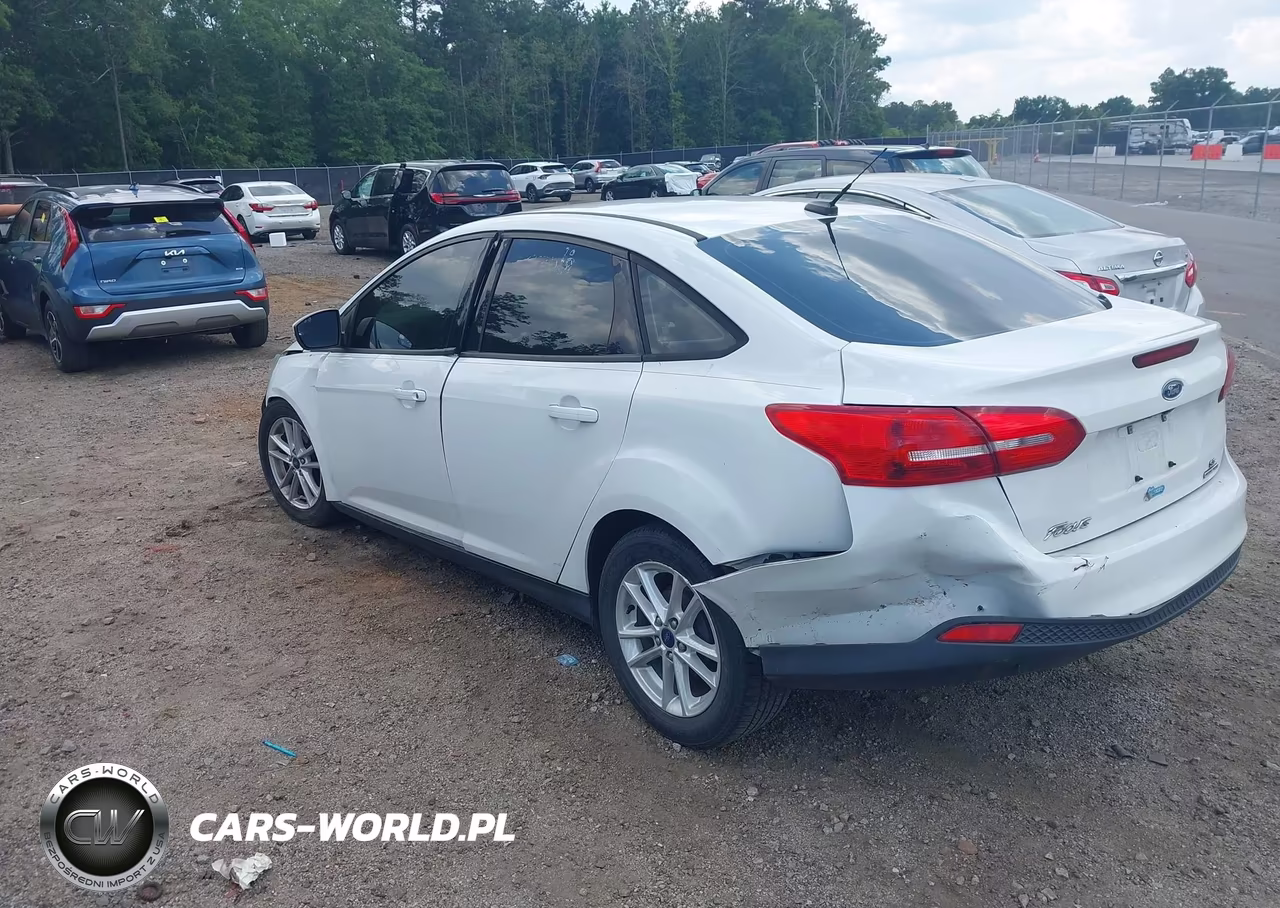 2016 Ford Focus Se VIN:1FADP3F29GL290910 - 3