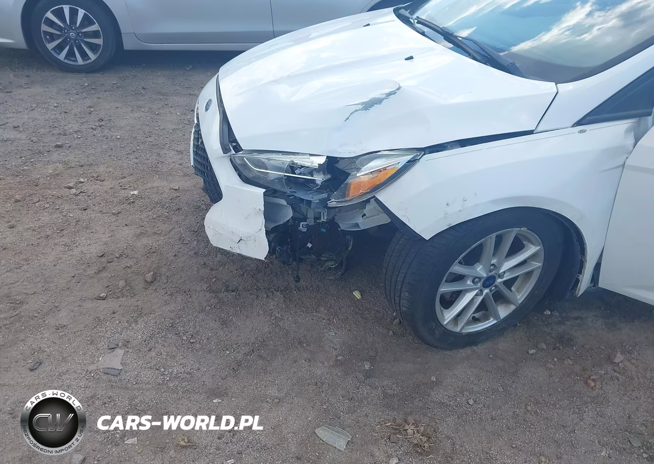2016 Ford Focus Se VIN:1FADP3F29GL290910 - 6