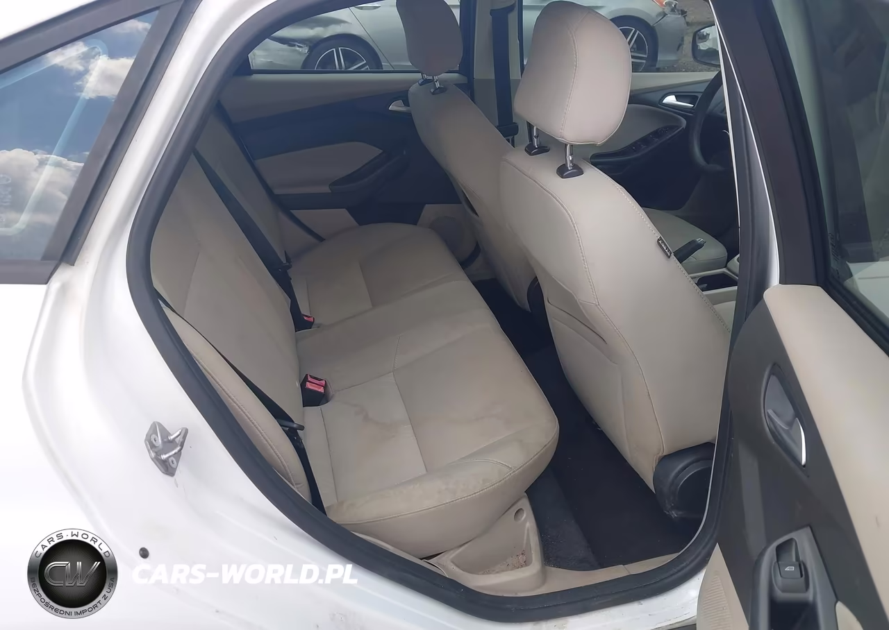 2016 Ford Focus Se VIN:1FADP3F29GL290910 - 8