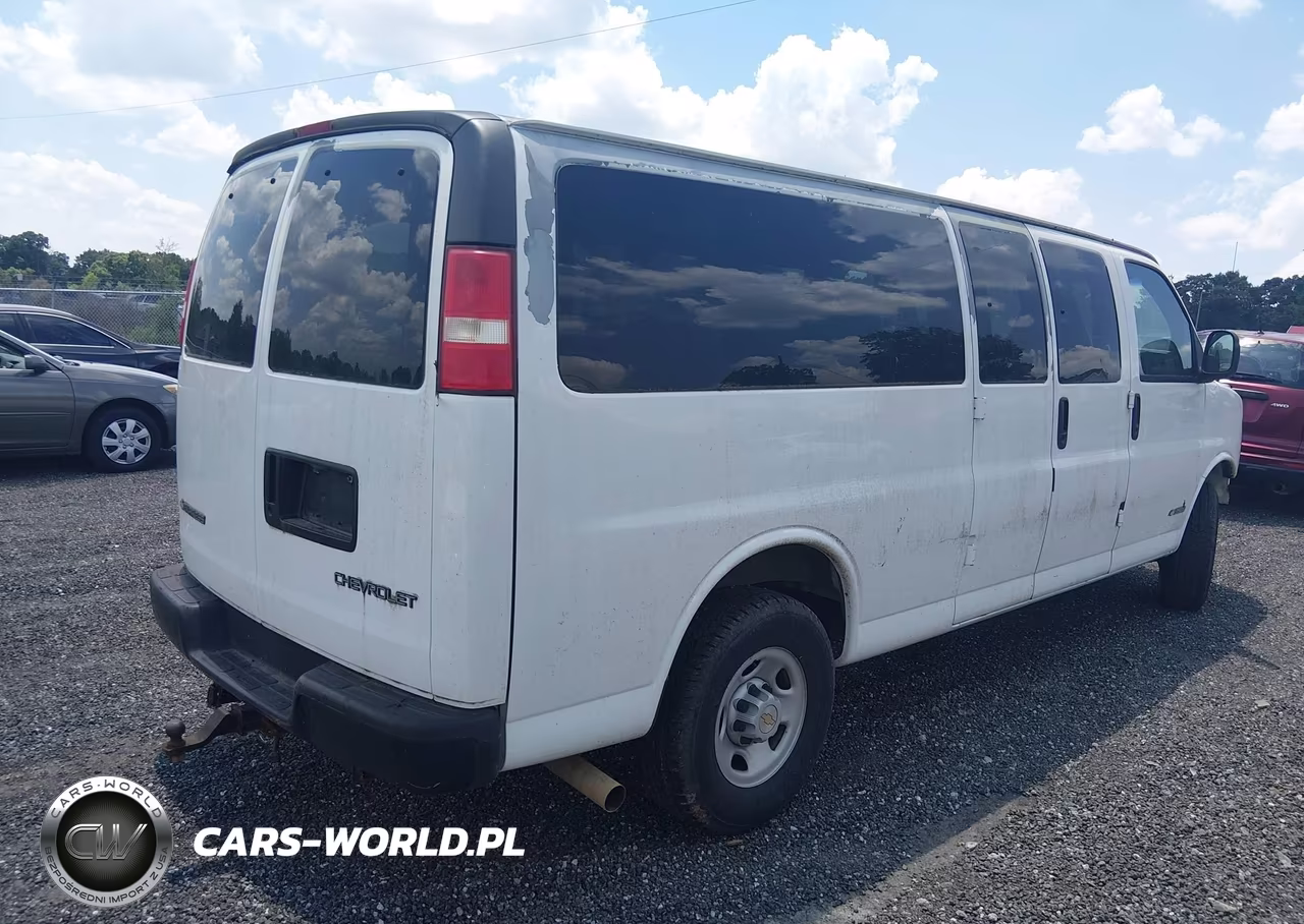 2003 Chevrolet Express VIN:1GAHG39U131167755 - 4